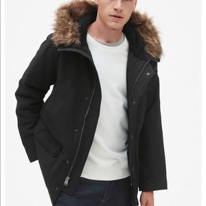 GAP Men’s hooded parka with faux-fur